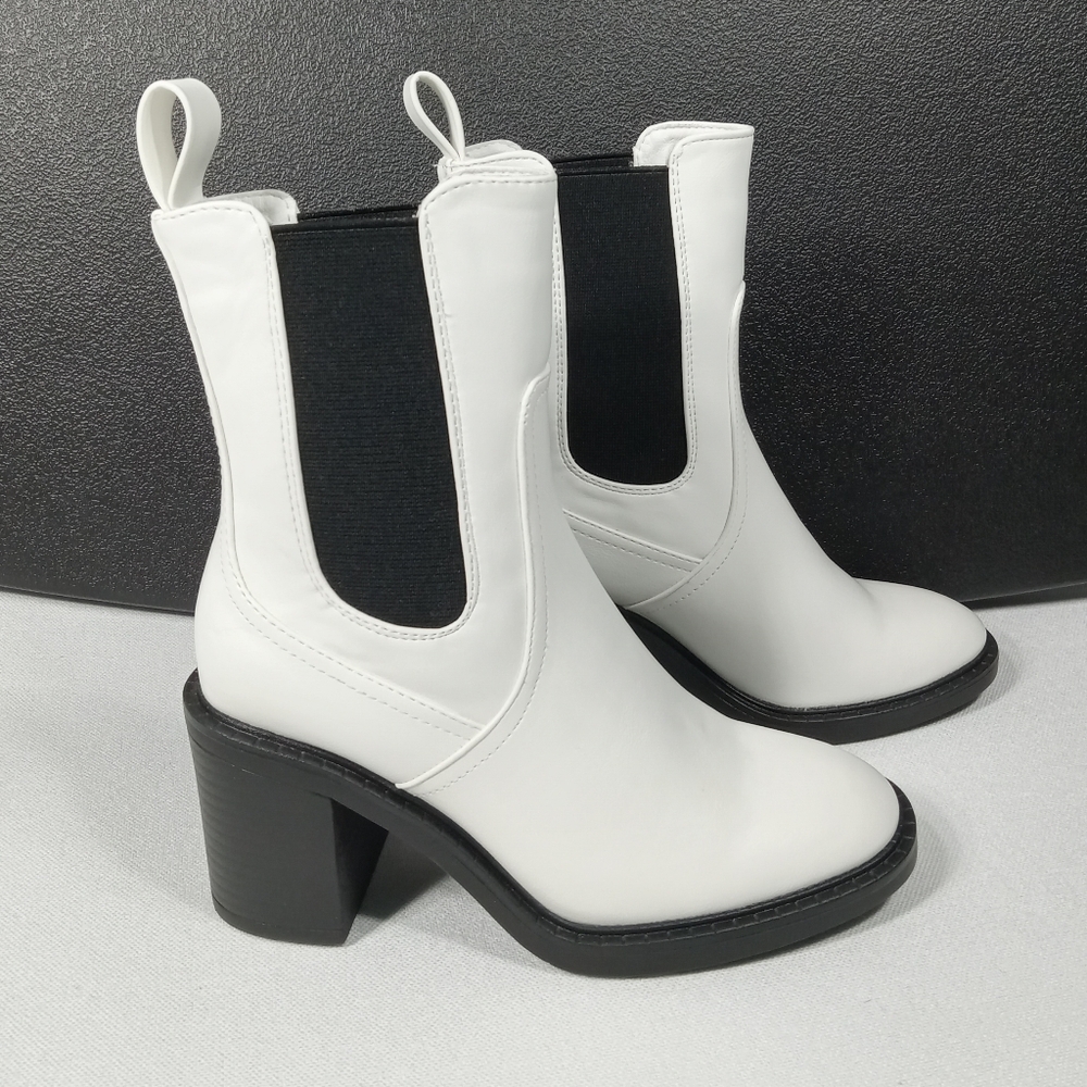 DREAM PAIRS Chelsea Mid-calf White and Black Chunky Heel Boot Women's Size 6